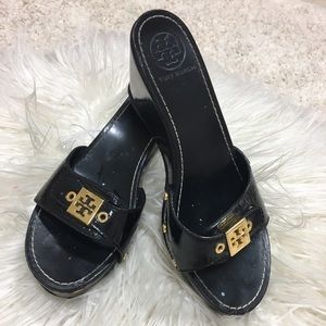 7.5 Tory Burch Patti Black Patent wedges